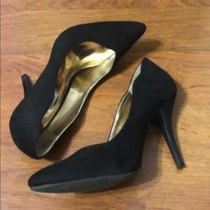 Jennifer Lopez Black Suede Heels